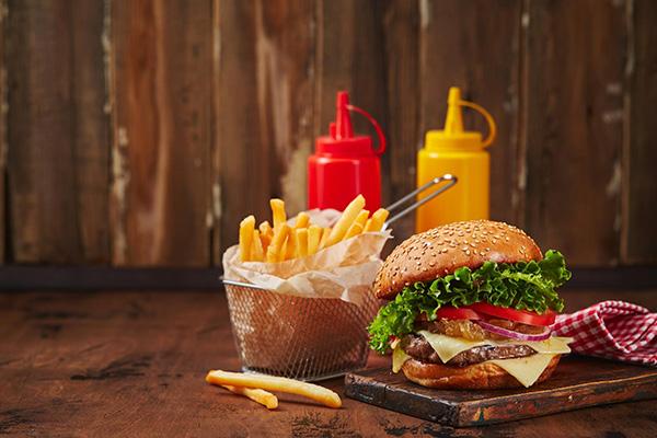 The Great Australian Screen-Over: OOH Market Trends 2025–2026